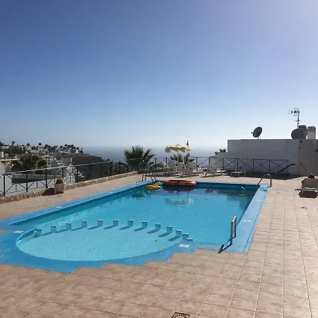 With A View Apartment *